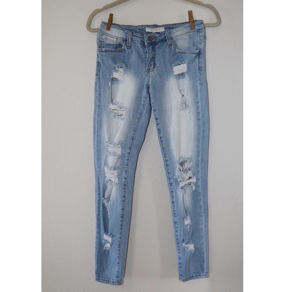 Nature Light Wash Distressed Skinny Jeans
